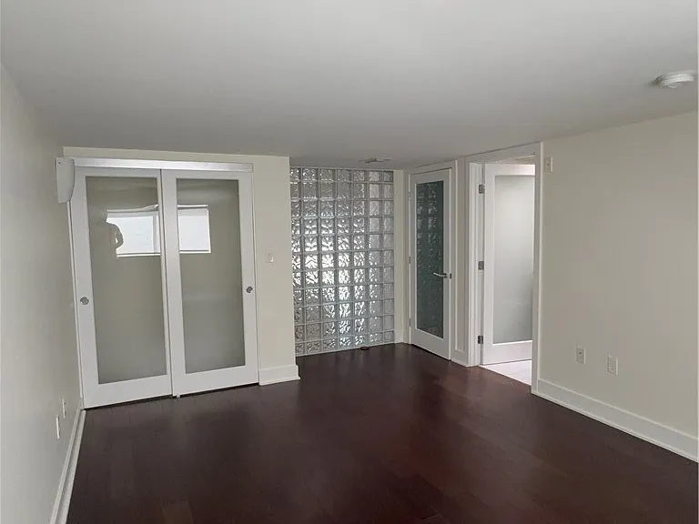 600 S Ridgeley Dr — Photo 19