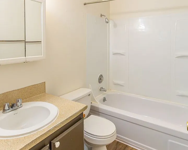 Cedars West Apartments — Photo 27