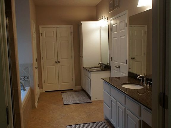 3rd image of 6711 Wedgewood Dr