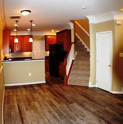 4th image of 7105 Little Thames Dr #211