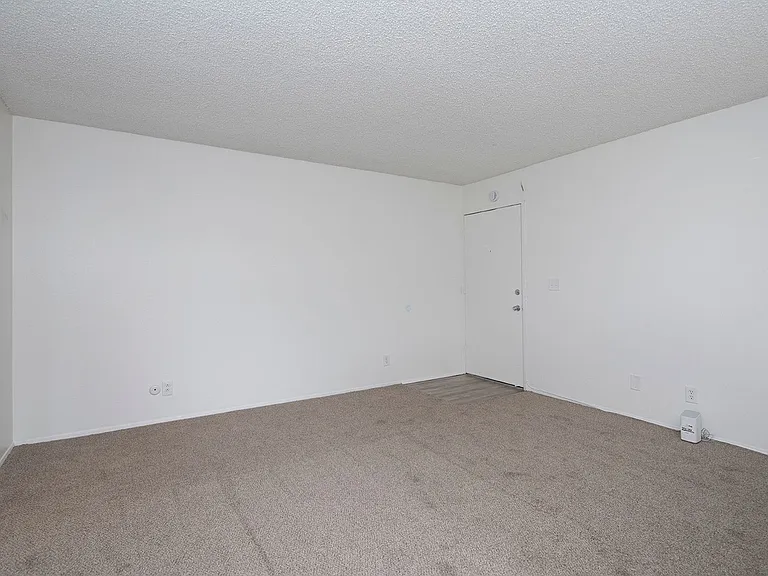 Palm Estates Apartments — Photo 6