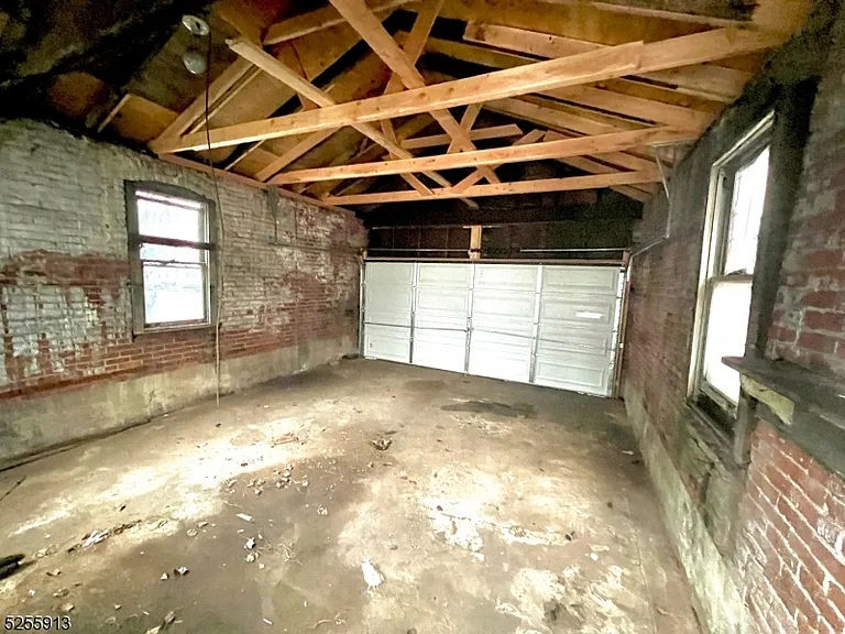 507 S Main St — Photo 24