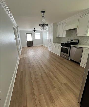 4th image of 2215 Newton St