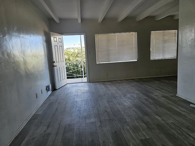 411 S 11th St #9 — Photo 15