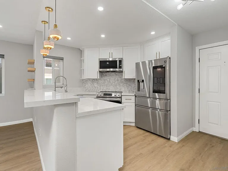 7405 Charmant Dr #2423 — Photo 17