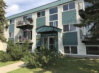 10015 164th St NW, Edmonton, AB T5P4L4