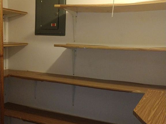 5th image of 2107 Clark St #10