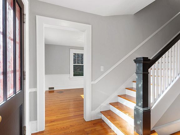 2nd image of 210 Dixie Ave
