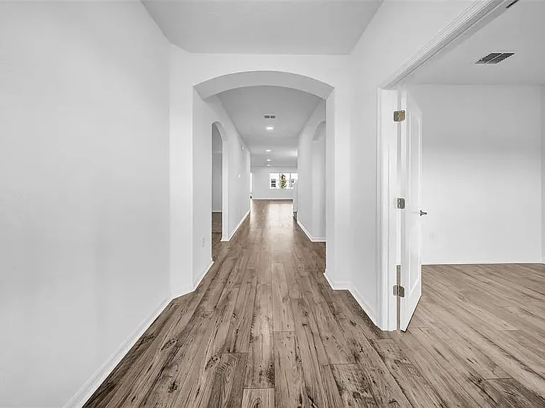 5841 Riverston Ave — Photo 17