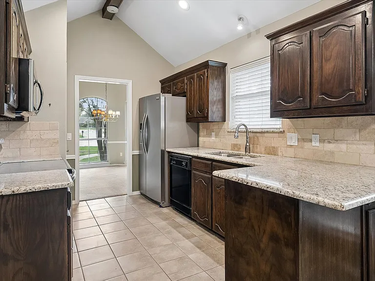 2201 Pendleton Ln — Photo 10