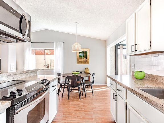 4th image of 3432 Excalibur Way E