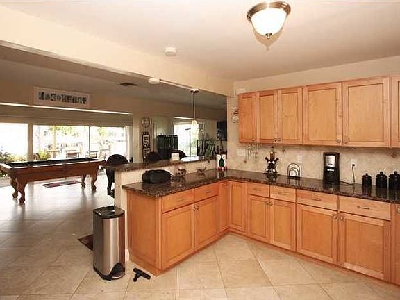 3rd image of 321 SE 13th Ct