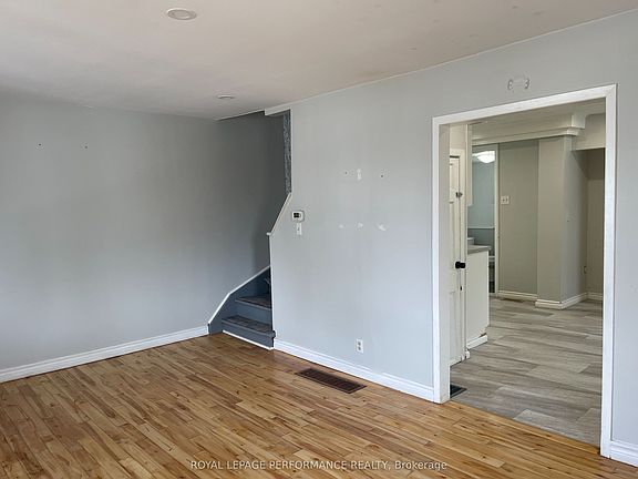 5th image of 205 Guy St