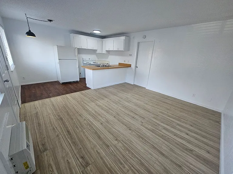25191 Grant St #2 — Photo 6