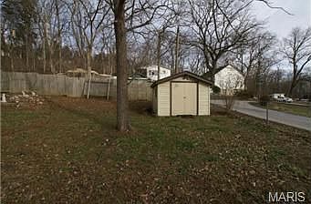 2nd image of 303 Jefferson Ave