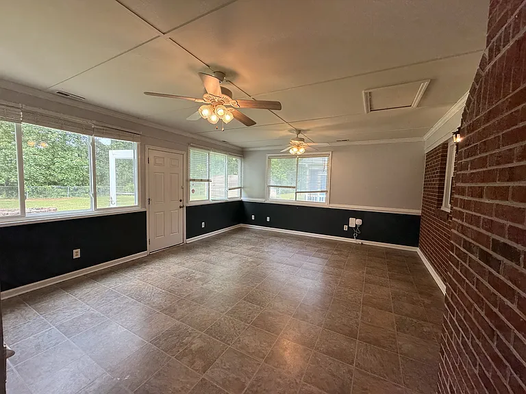 111 Old Post Ct — Photo 16