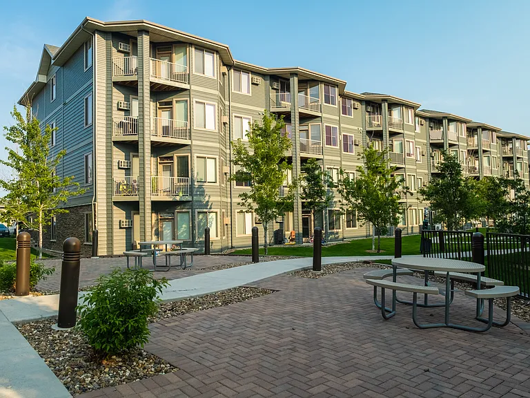 Eagle Crest Apartments — Photo 34