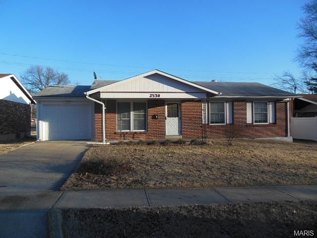 1st image of 2530 Hedgerow Dr