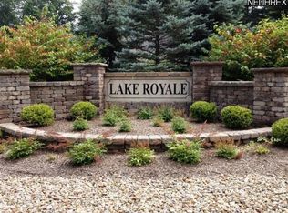 2000 E Swan Lake Cir, Kent, OH 44240