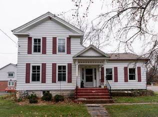 W240N6427 Maple Ave, Sussex, WI 53089