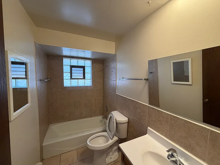 1666 Harbor Ave — Photo 5