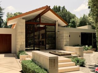 1025 Della Dr, Beverly Hills, CA 90210