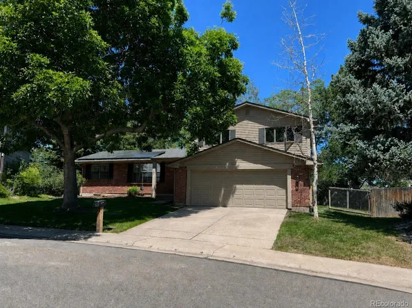 811 S Newcombe Way, Lakewood, CO 80226