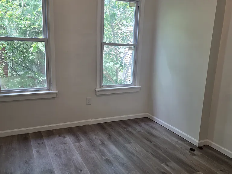 1712 N Lindenwood St — Photo 8