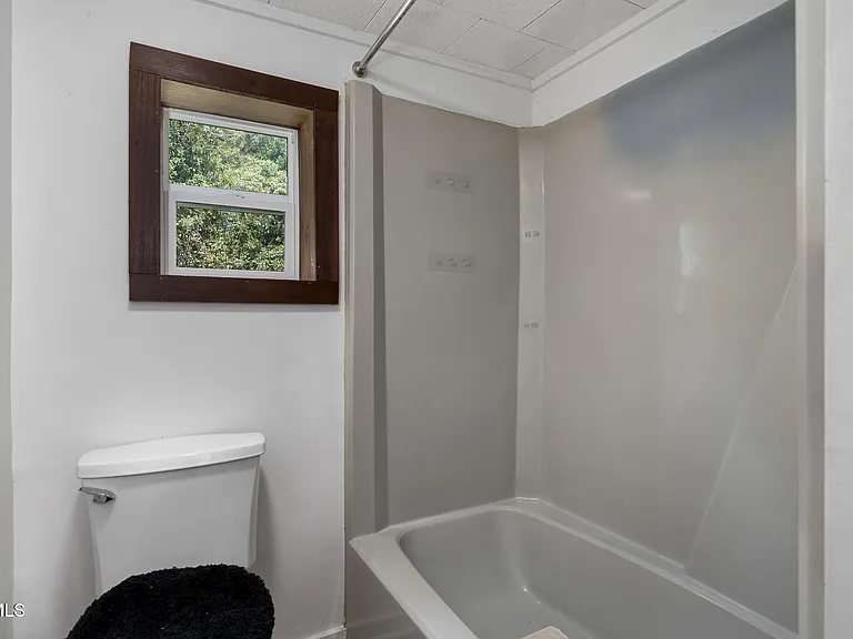 7090 Old Asheville Hwy — Photo 25