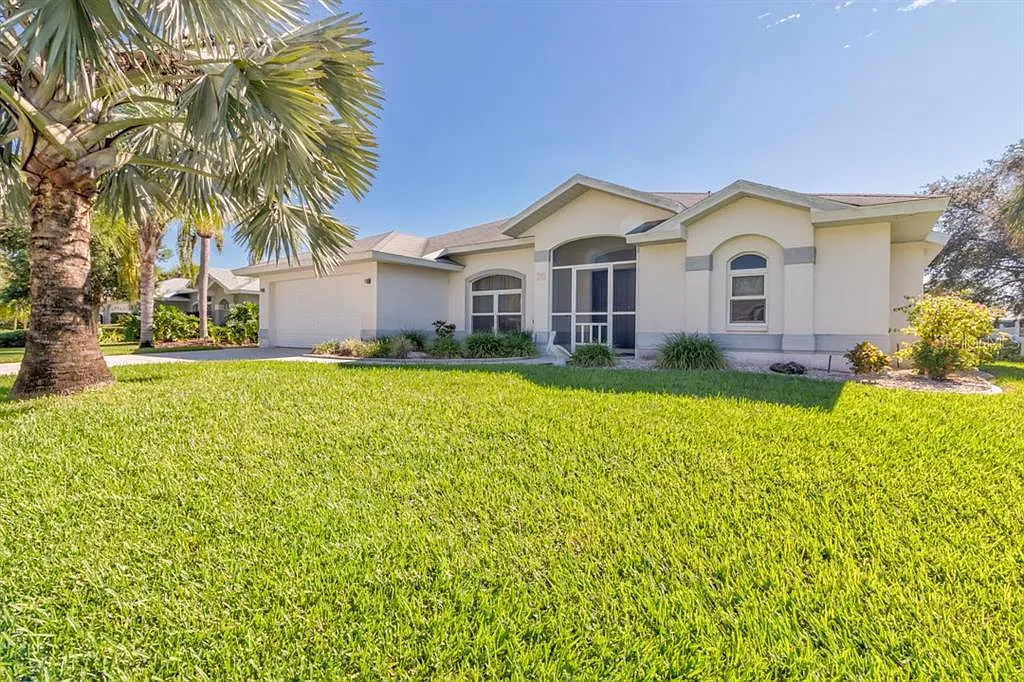 3 bed, 2.0 bath, 1999 sqft, $5,400 — Photo 2