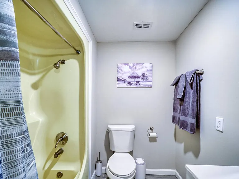 832 Mikael Ave #C — Photo 8