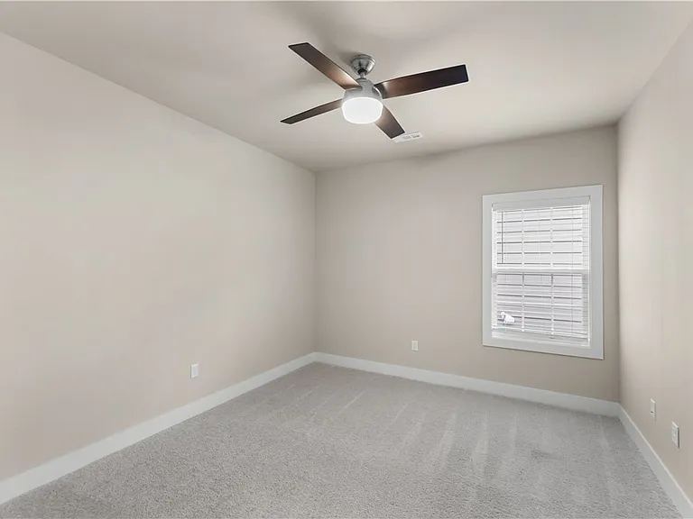 830 NE Heights Ln — Photo 27