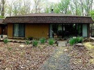 11461 Bears Den Rd, Marshall, VA 20115