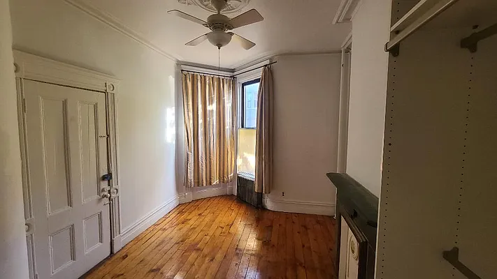 Sold by Kirrane William | media 4