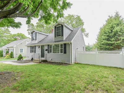 100 Samoset Ave, North Haven, CT, 06473