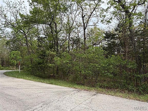 4th image of 5649 Lake Hill Dr