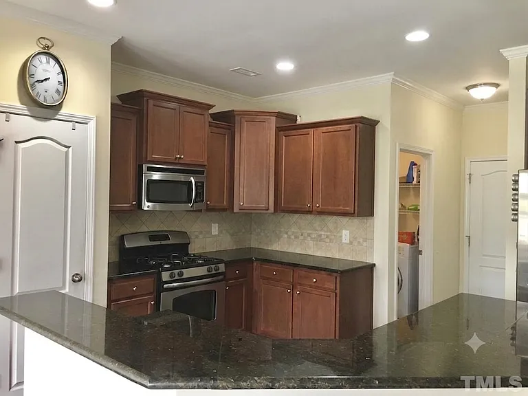 Kitchen-Empty