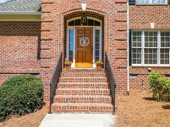 4th image of 305 Wentworth Cir