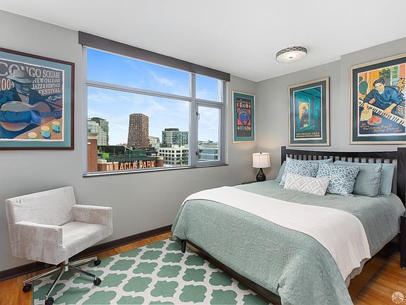 4th image of 170 King St Unit 1011