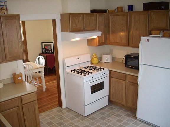 4th image of 394 Sidney St E