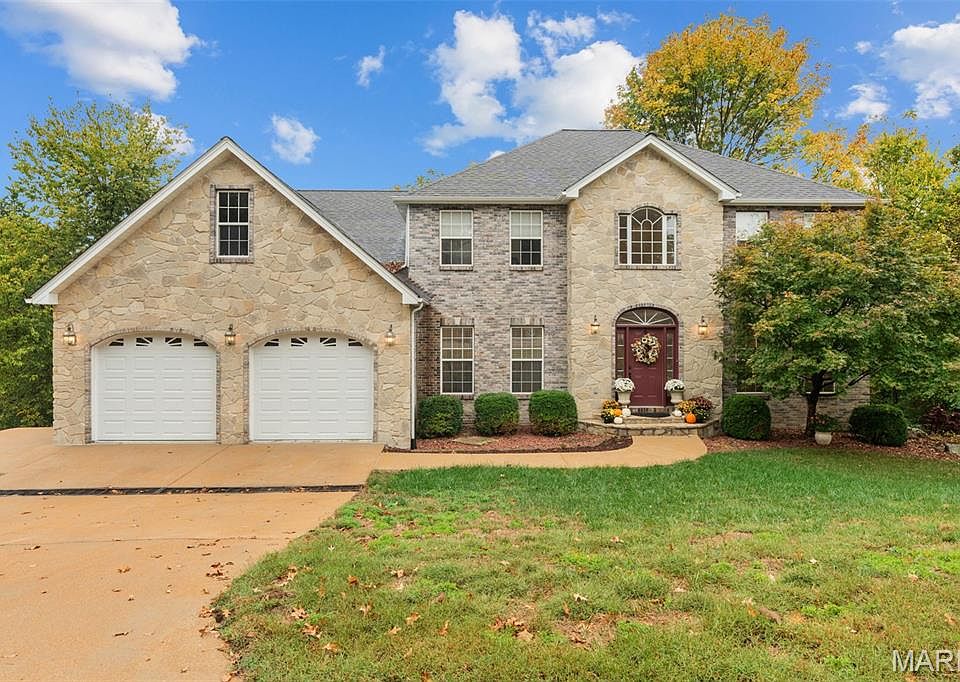 1st image of 8 Riverchase Dr