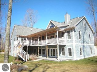 6860 Walden Woods, Lake Ann, MI 49650