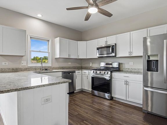 5th image of 490 Flora Dr