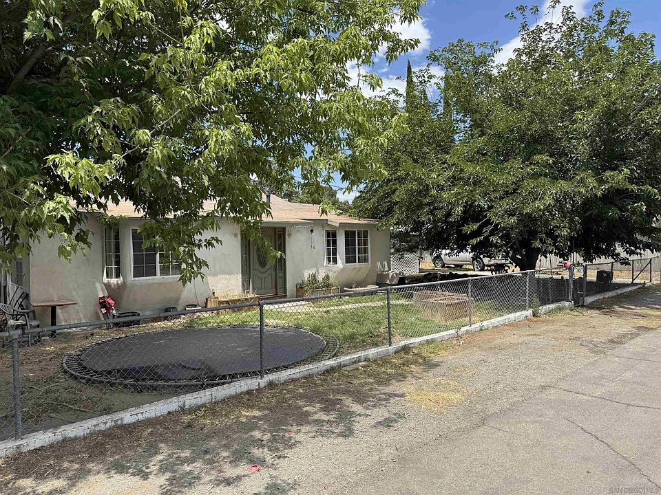 1st image of 44622 Holtville Ave