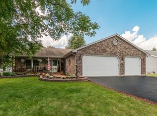 48 Clarece Trl, Somonauk, IL 60552