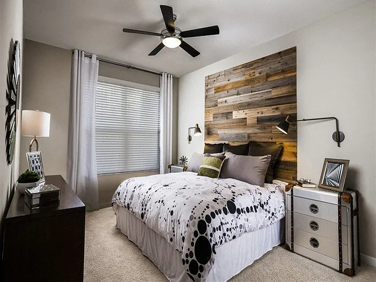 Jefferson Place Apartments — Photo 5