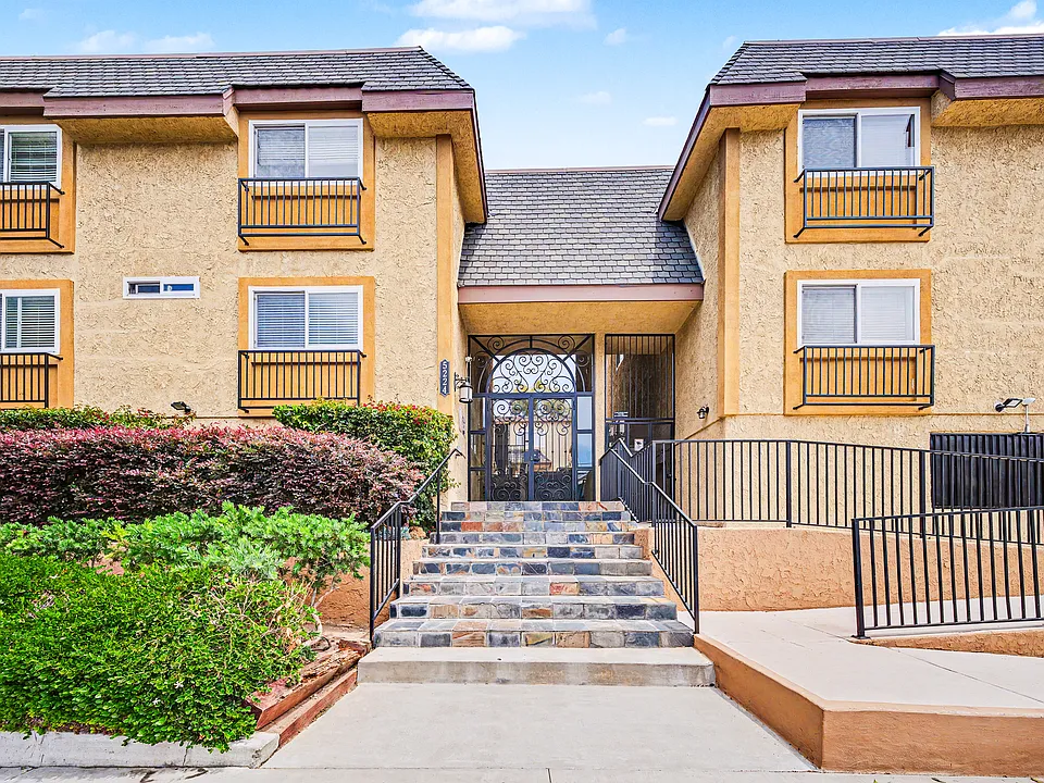 5224 Denny Ave #205
