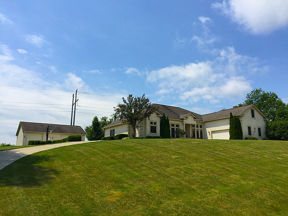 3rd image of 905 Wagner Dr SW