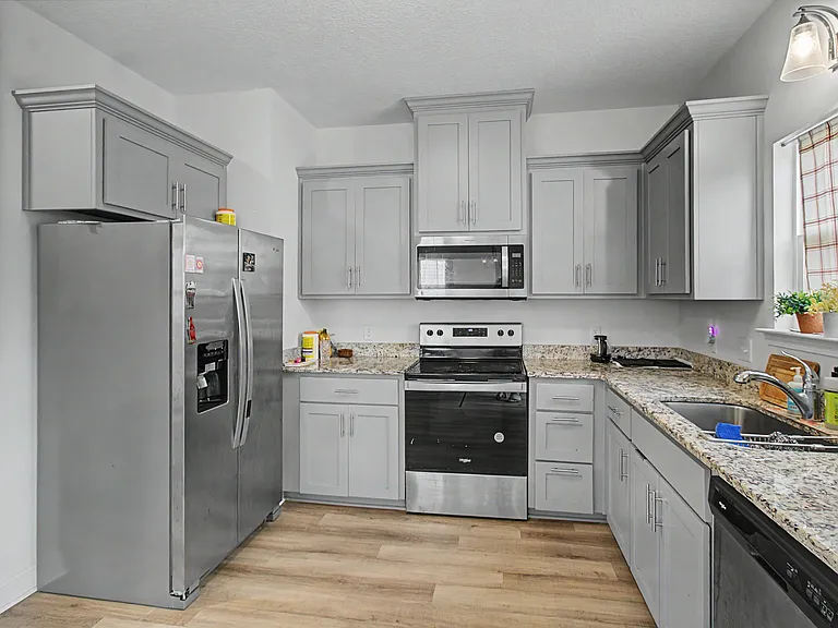 1246 Grayson Ave — Photo 7