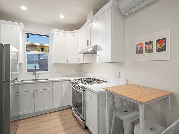 5th image of 2656 Inyo Ave #2656